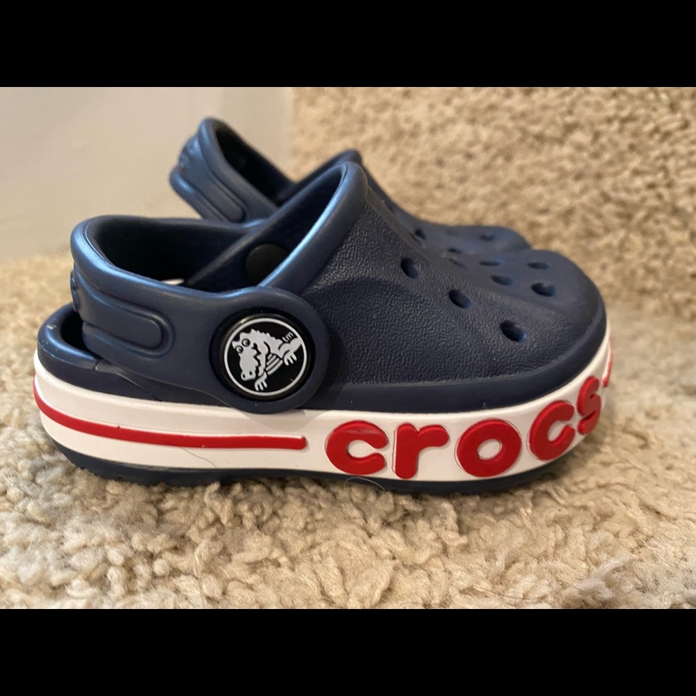 Crocs size 4 infant